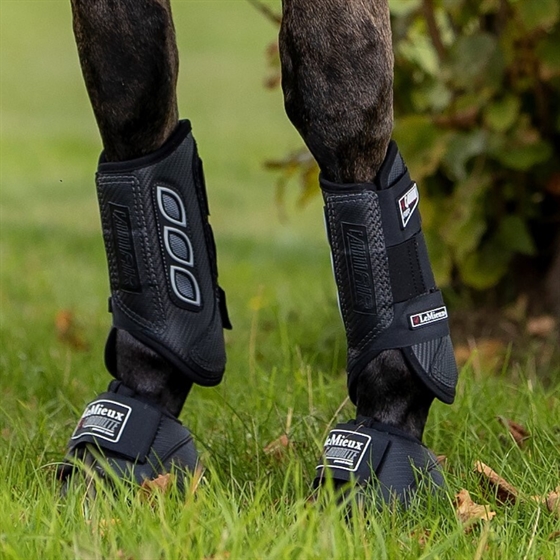 LeMieux Carbon XC senskydd
